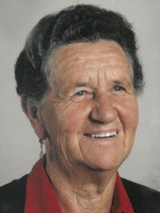 Höll Paula